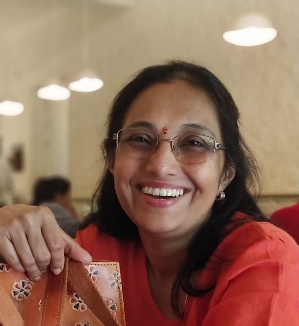 Founder Jayashree Ramesh with students